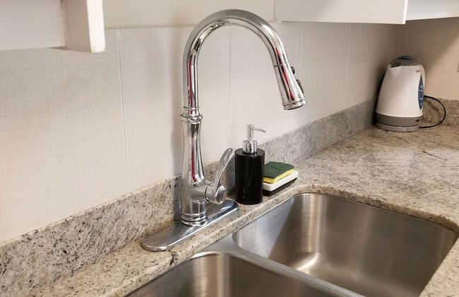 New Kingston Guest Apartment at Eight - Foto 11