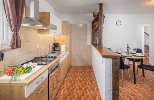 Casa Viktoria with private garden and BBQ - Foto 12