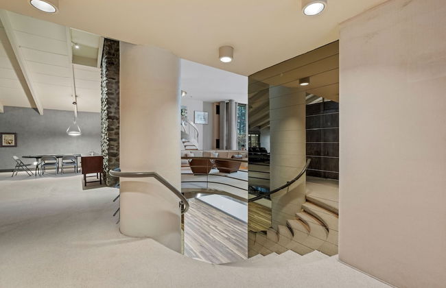 Massive Home w Sauna Pools Hot Tub Fireplaces - Photo 9