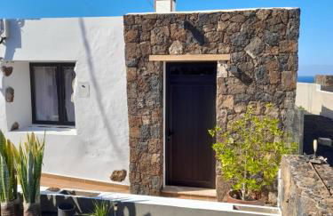 Apartamento con terraza y jardín - Photo 7