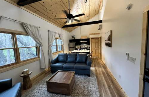 Cozy Rustic Cabin with Hot-Tub Ideal for a Couples Retreat in Illinois - Foto 7