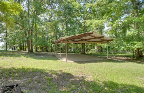 Beautiful Toledo Bend Retreat with Private Dock - Foto 37