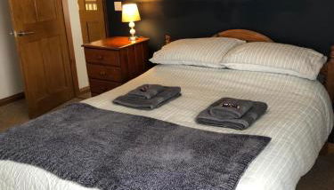 Sweet Caroline at Longton. Great location for Stoke on Trent, The Potteries and Alton Towers. - Foto 3