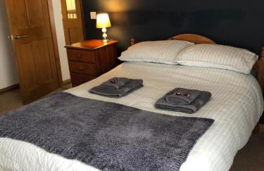 Sweet Caroline at Longton. Great location for Stoke on Trent, The Potteries and Alton Towers. - Foto 3