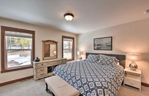 Gorgeous Twin Lakes Home with Deck Overlooking Mtns! - Foto 12