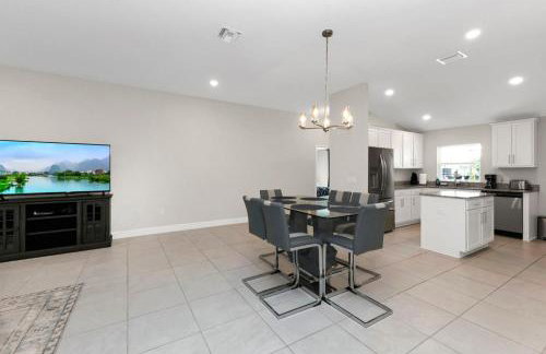 4BR Retreat Near Warm Mineral Springs & Beaches - Foto 5