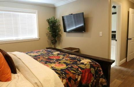 Classy 4 Bedroom 3 Bath Pool Home 3/4 Mile Walk To Disney - Foto 37