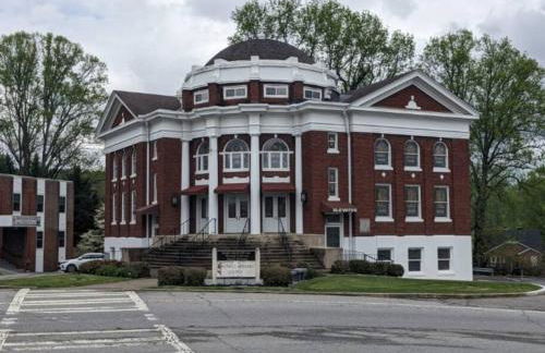 New Serene, Fun & Comfy Cabin- Covered Deck, Grill, Arcade - Foto 32