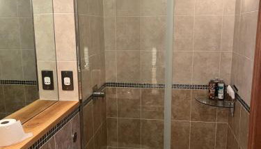 Rooftops - Foto 3, Shower