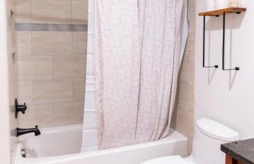 4 Beds ,King Bed, Tvs, Kids essentials, office, Grill, Crib, in Bond park ,PNC Arena - Foto 40