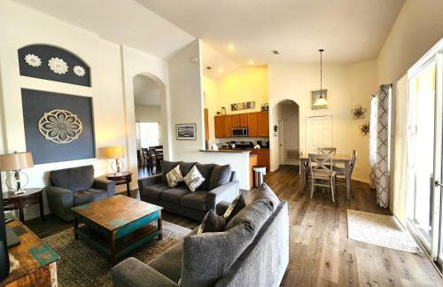 652- Spacious 5-Bedroom Villa with Pool, Spa & Scenic Lake Views - Foto 24