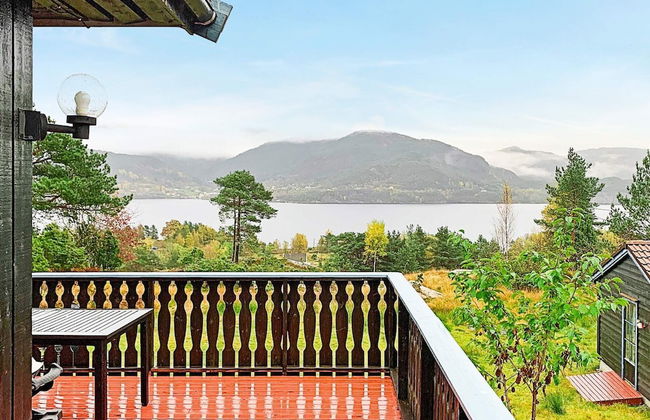 6 Person Holiday Home in Ostereidet - Foto 1