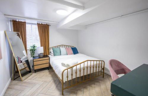 Retro 2 bedroom basement APT with free parking - Foto 3