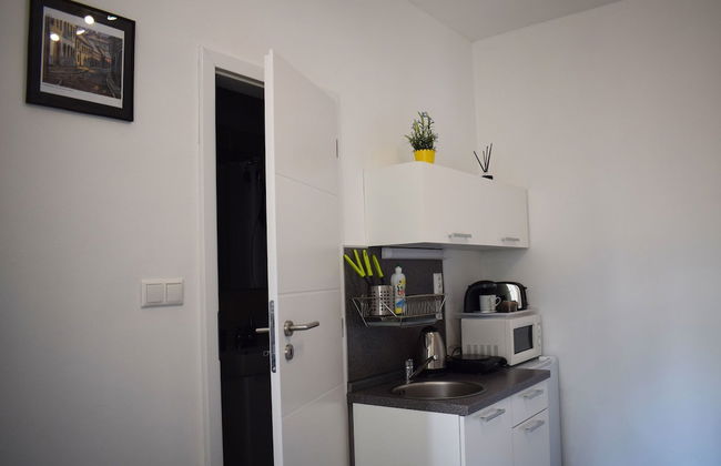 Apartment in the center with a balcony - Photo 8