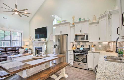 Stunning Lakefront Retreat with Dock Access! - Foto 7