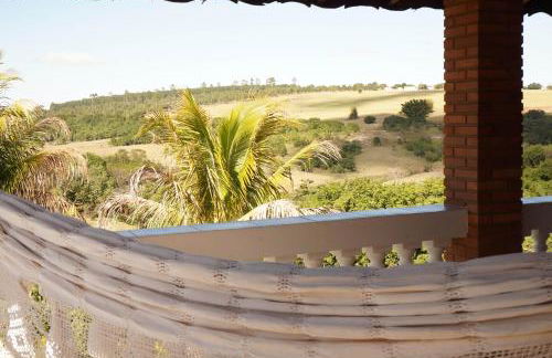 Casa de Fazenda Histórica, Mergulhada na Natureza, com Vista Panorâmica Deslumbrante e Grande Varanda a 2 km do Centro - Foto 2