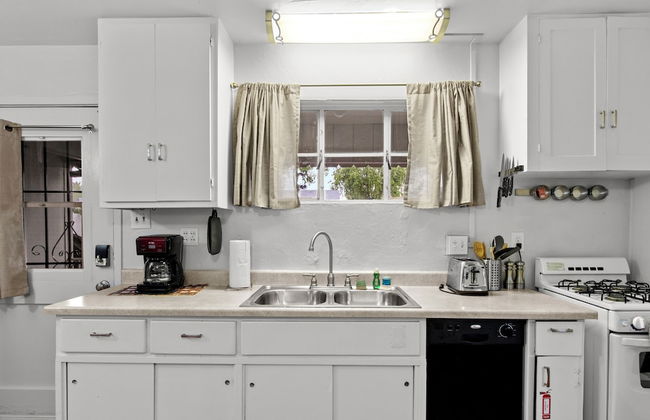 Sunlit Palm Cottage in Uptown Phoenix - Foto 4