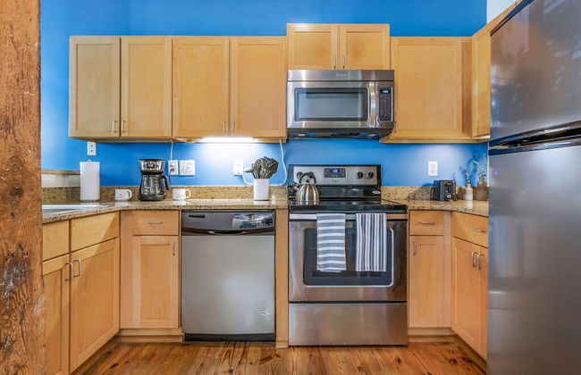 100 Year-old Historic Brick 2BR Loft Large Patio2 - Foto 64