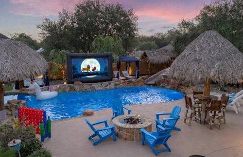 Tropical Escape Pool Jacuzzi Bar in Alvin TX - Photo 10