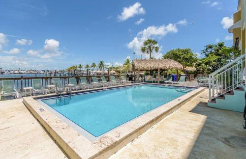 Aruba - Downtown Waterfront 2x2 Dock & Pool Pet-Friendly - Photo 32
