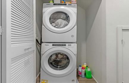 Newly Luxury Condo Oasis - Foto 16