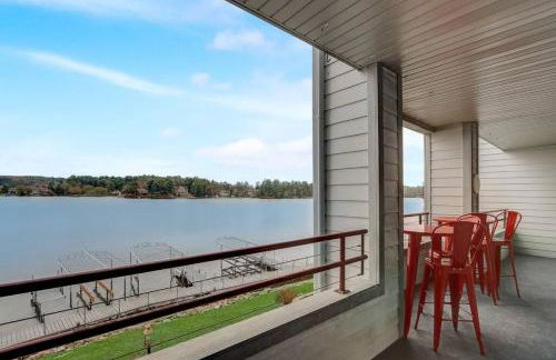 WFC IV Adults or Families Lakefront View - Foto 14