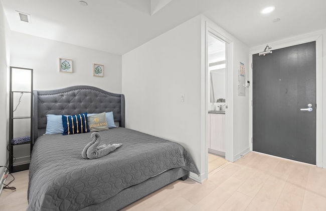 Teahouse Condos in Downtown Toronto - Photo 3