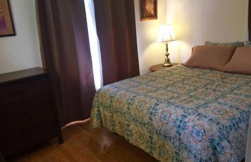 Ruth House Original Craftsman PETS, walk to State st. - Photo 6