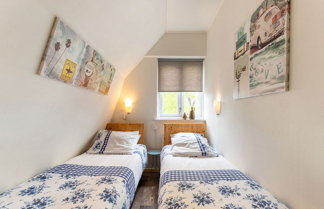 Lodge in Giethoorn With Breakfast - Photo 4