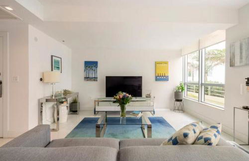 Beachfront Bentley Hotel One Bedroom Suite with Balcony and Beach access - Foto 3