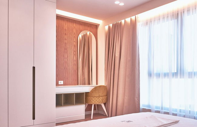 AZAR LUXURY SUITES - Photo 8