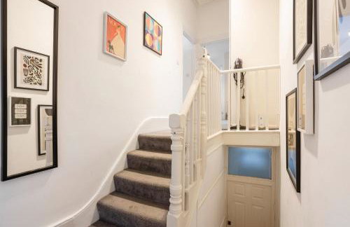 Spacious Retreat 5 Beds Sleeps 8 Free Parking - Foto 30