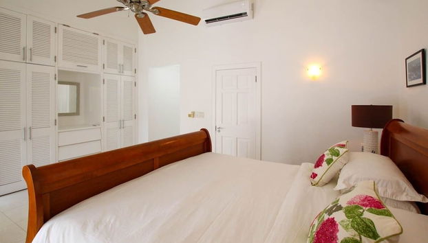 Large Townhouse with Plunge Pool, 3 mins from Beach - Turtle View 2 by BSL Rentals - Foto 3, Habitación