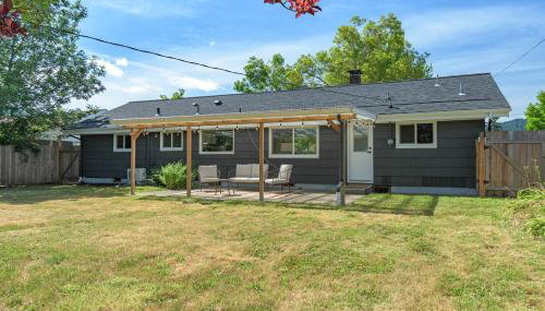 Charming Eugene Bungalow - Photo 3