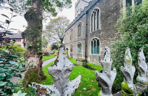 Elegant Hayfield Escape - Heart of Peak District - Photo 43