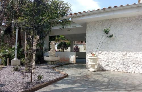 Casa 30 metros da praia com wifi e garagem 6 carros - Photo 21