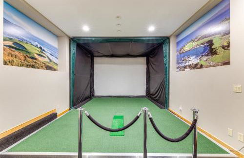 Luxe Long Lake Estate! Courts, Pool and Game Room - Foto 10