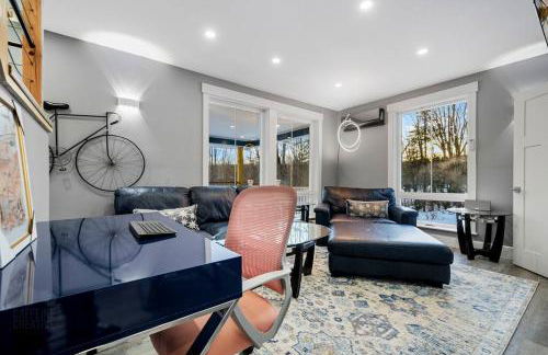 New Sunday River Ski Retreat with Hot Tub Spa - FirePit Sleeps 16 - Foto 49