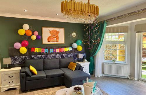 FINN VILLAGE "Raspberry Cottage" Private Garden, 6-seater HOT TUB, Firepit & Pizza Stove - Foto 5