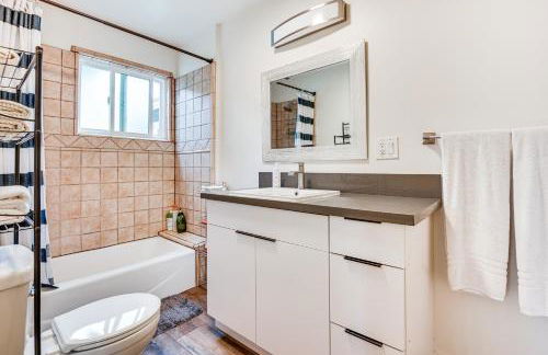 Home 1 Mi to DTLA Room to Work and Relax! - Photo 13