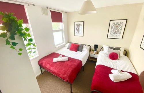 Stylish 4BR Home - Free WiFi -Ideal for Contractors - Foto 3