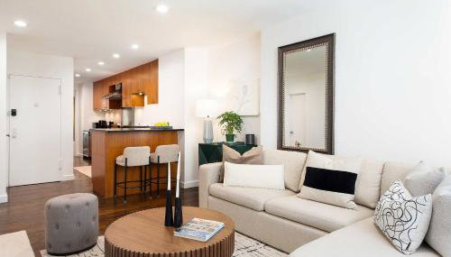 Designer Home in Diplomat District - Foto 5