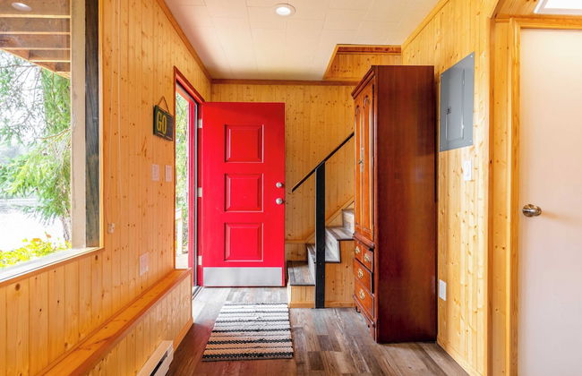 Goss Lake Getaway by Avantstay Lakefront Escape - Photo 17