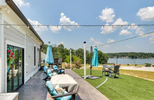 Greenwood Getaway with Furnished Patio and Lake View - Foto 22