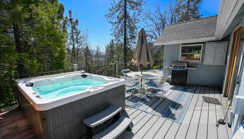 Near Yosemite Bass Lake Cabin with Hot Tub, Lake View, Pet Friendly - Photo 1, sunbed