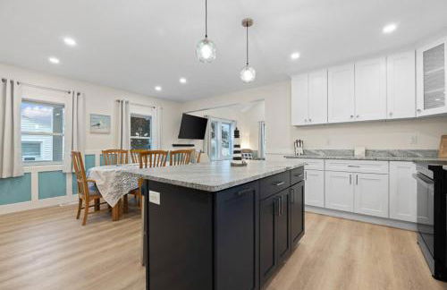 Seabird Lookout: White Horse Beach Plymouth - Foto 1