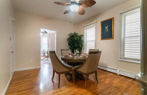 The Boulevard Stay! 25 mins to NYC! Spacious 2BR! - Foto 2