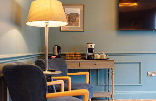 Central Whitchurch - Lowcross House Guest Bedroom 1 - Photo 7