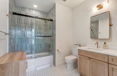 Whitewater Villa - 5BR Luxury Retreat with Hot Tub - Foto 42