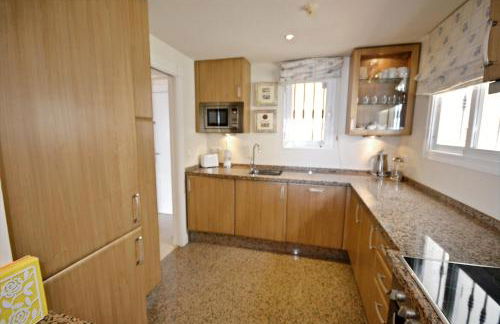 Stunning unobstructed 180 degree sea view apartment with 100 square meters terrace - Costa del Sol - Estepona- Long Term - Photo 11